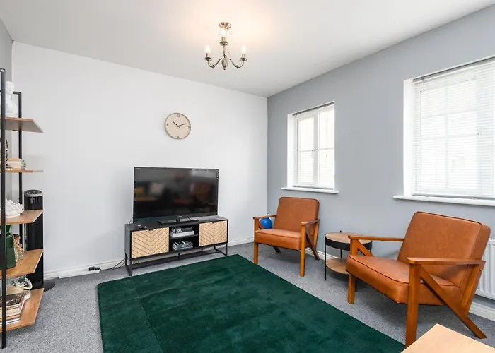 3 Bedroom Large House, Contractors, Families, Free Parking