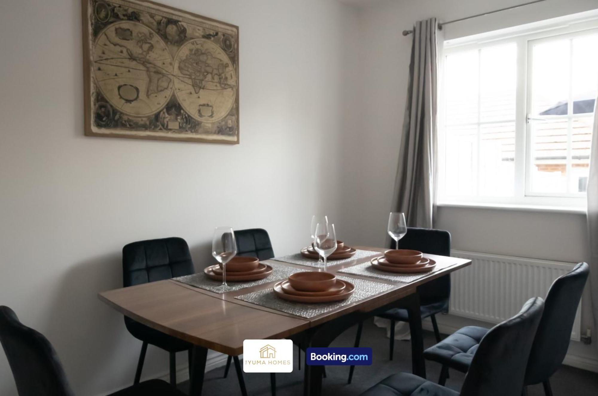 Three Bedroom House By The Yuma Homes Short Lets & Serviced In With Free Wifi & Free Parking * Ashford (Kent)
